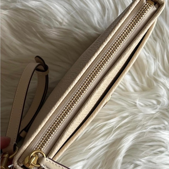 CH473 - Disney X Coach Kitt Messenger Crossbody in Regenerative Leather - Picture 5 of 12